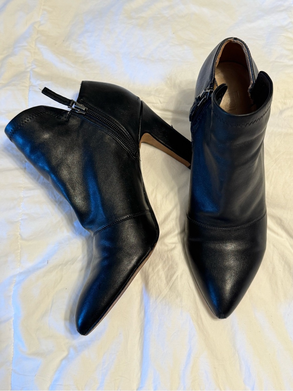 Franco Sarto Pia Black Leather Pointed Toe Ankle Booties 8.5